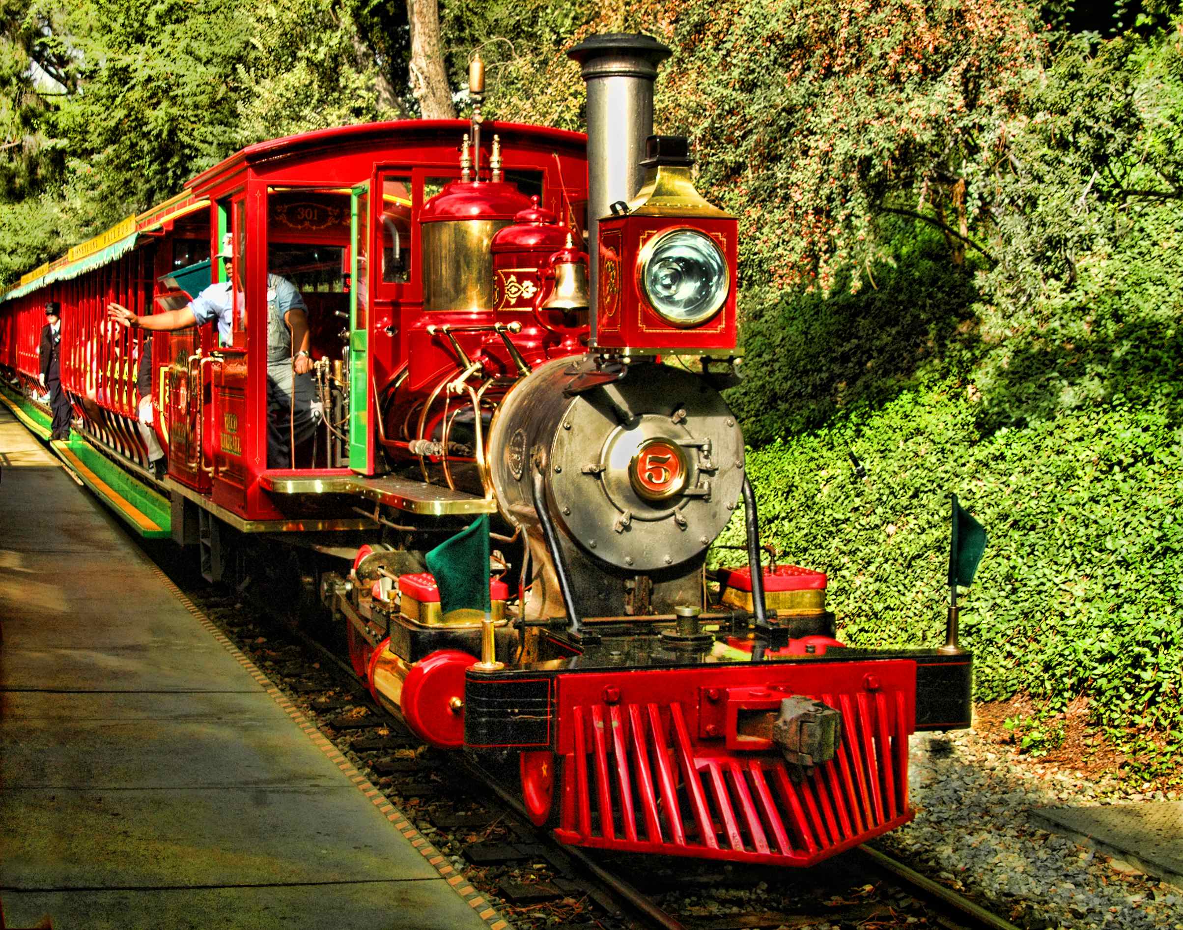 walt disneys railroad story